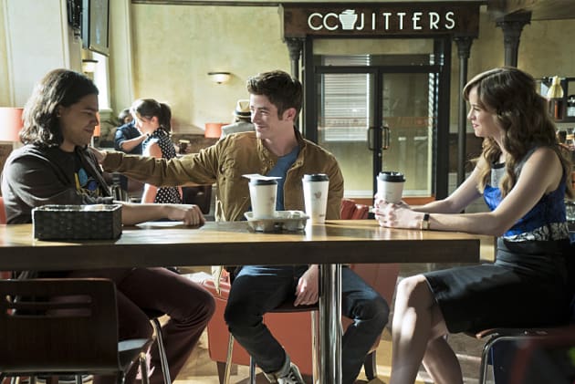 Flash Team at Jitters - The Flash Season 2 Episode 5