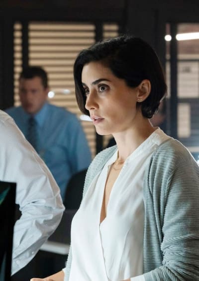 She Needs a Purge Assist - The Purge Season 2 Episode 1