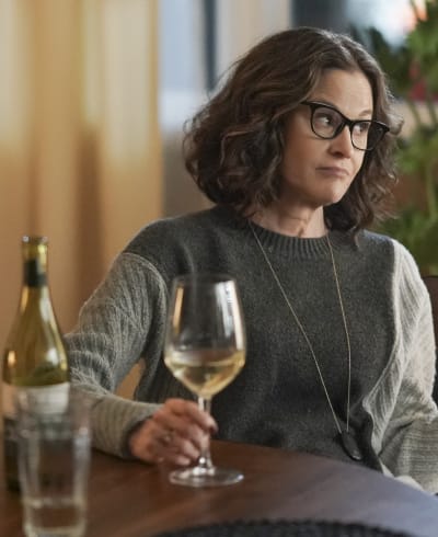Wine isn't allowed - Single Drunk Female Season 1 Episode 1