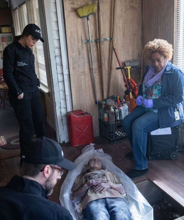 Grisly Discovery - NCIS: New Orleans Season 5 Episode 17