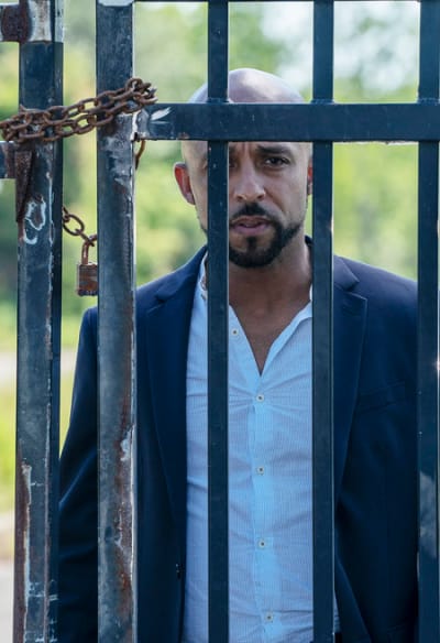 Queen Of The South Season 4 Episode 9 Review Los Pecados De Los Padres Tv Fanatic
