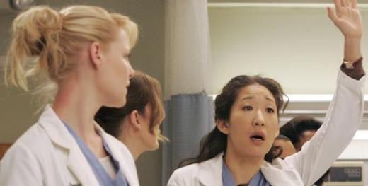 Cristina Raises Her Hand