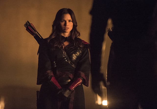 Nyssa Kneels - Arrow Season 3 Episode 9