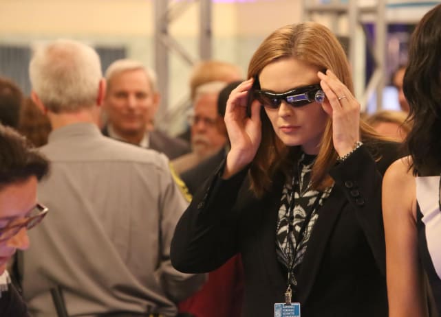 Brennan Attends a Forensic Science Convention - Bones
