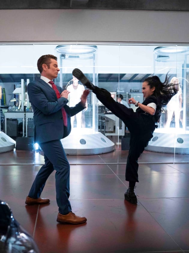Nico and Jonah Fighting - Marvel's Runaways Season 3 Episode 2