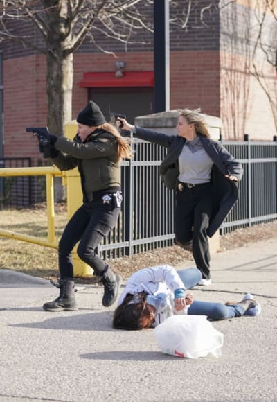 Hailey/Jo in Pursuit - tall - Chicago PD Season 11 Episode 8