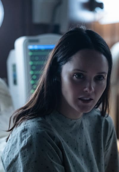 Trapped and Hallucinating - Clarice Season 1 Episode 5