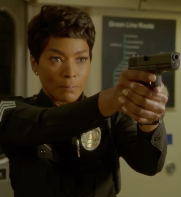 Guns Drawn - 9-1-1 Season 2 Episode 11