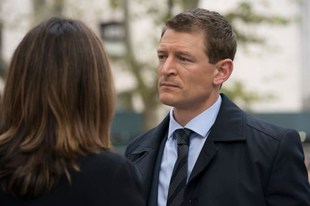 Benson and Stone Talk Business - Law & Order: SVU Season 20 Episode 8