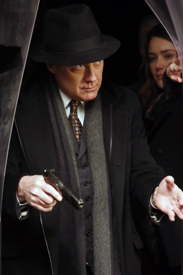 Red makes an entrance - The Blacklist Season 4 Episode 16