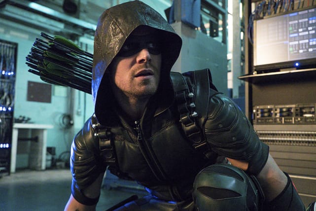 Crouching Green Arrow Season 4 Episode 12