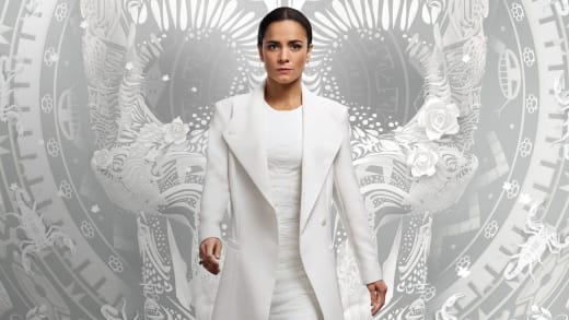 Queen of the sales south white dress