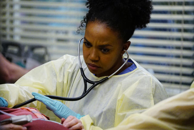Stephanie Concentrates - Grey's Anatomy Season 13 Episode 17
