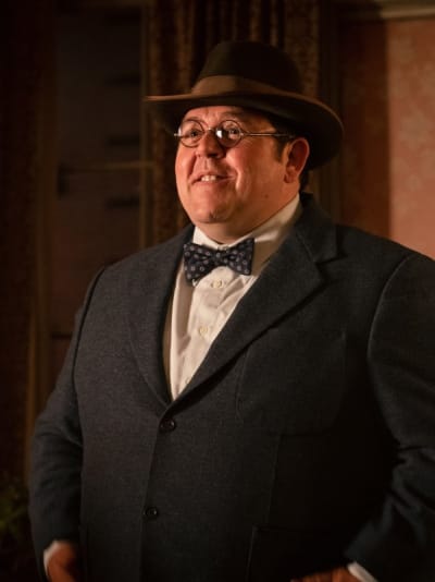 Bertram Grins - Why Women Kill Season 2 Episode 1