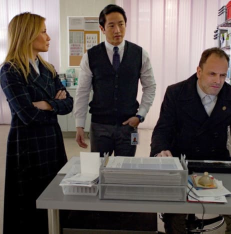 Laboratory Visit - Elementary Season 7 Episode 11