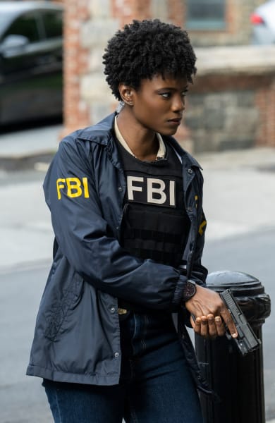 Dangerous Loot - FBI Season 5 Episode 3