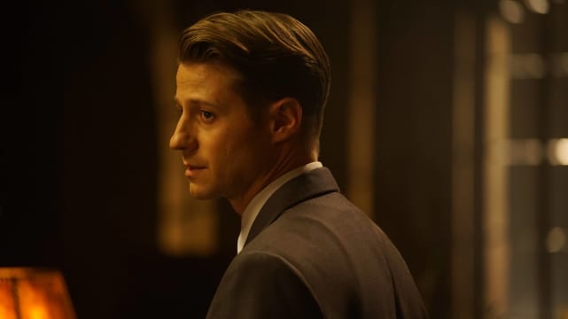 Beautiful, Isn't She? - Gotham Season 3 Episode 11