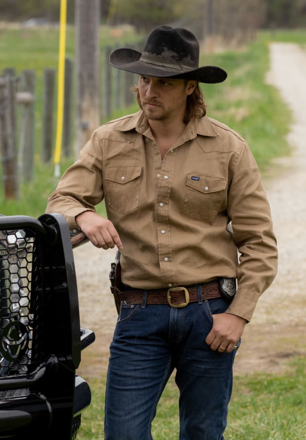 Yellowstone Season 5 Premiere Review: Laws from the Lawless ...