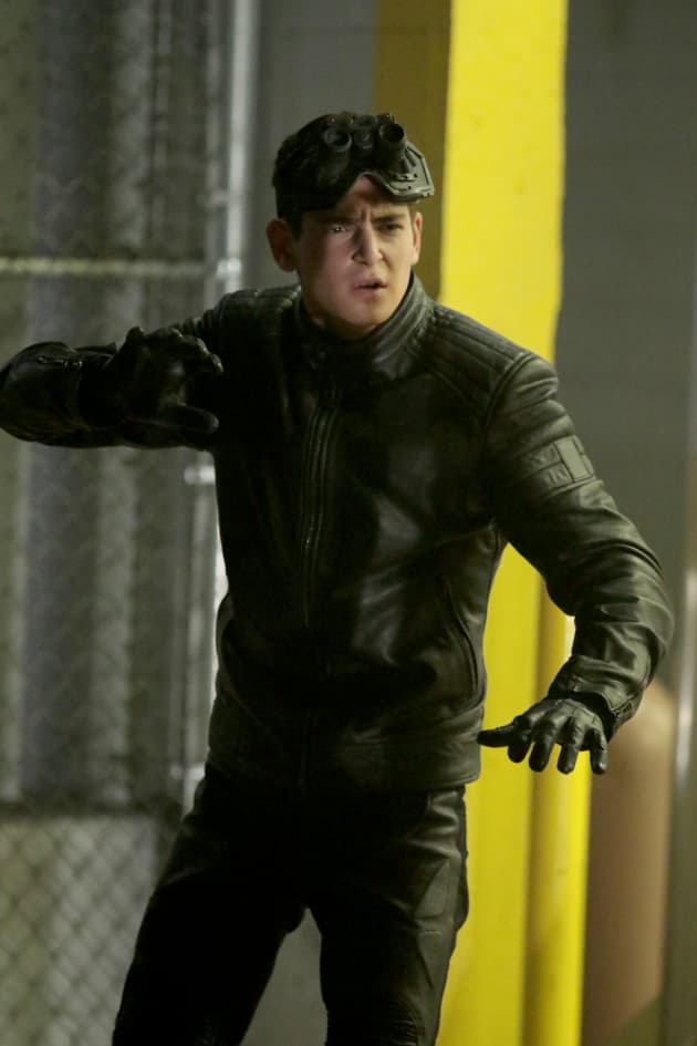 The Dark Knight is Coming - Gotham Season 5 Episode 1