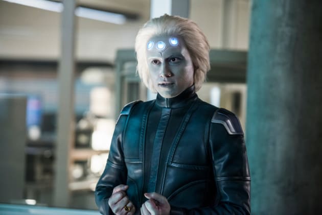 Braniac is Here to Help - Supergirl Season 3 Episode 10