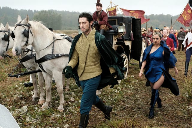 Strike a pose - The Magicians Season 2 Episode 9