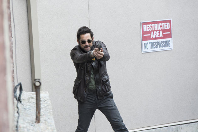 Julian is after Red! - The Blacklist Season 4 Episode 21