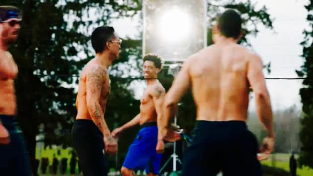 Shirtless Suitors Play to Win! - UnREAL Season 3 Episode 6