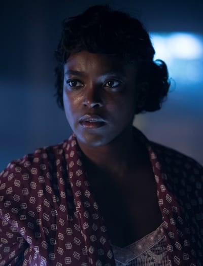 Helping Her Sister - Lovecraft Country Season 1 Episode 10