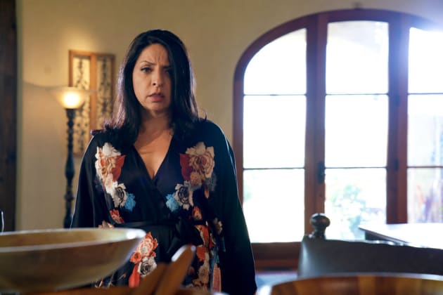 Camila's Orders - Queen of the South Season 3 Episode 7