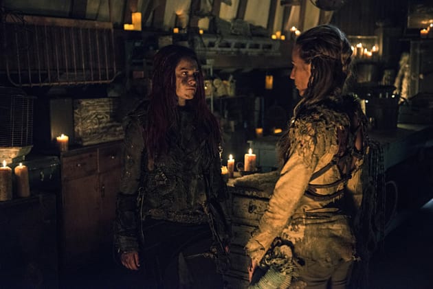 Niylah and Clarke Chat - The 100 Season 3 Episode 1