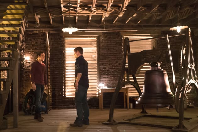 Assembling the Bell - The Vampire Diaries Season 8 Episode 10