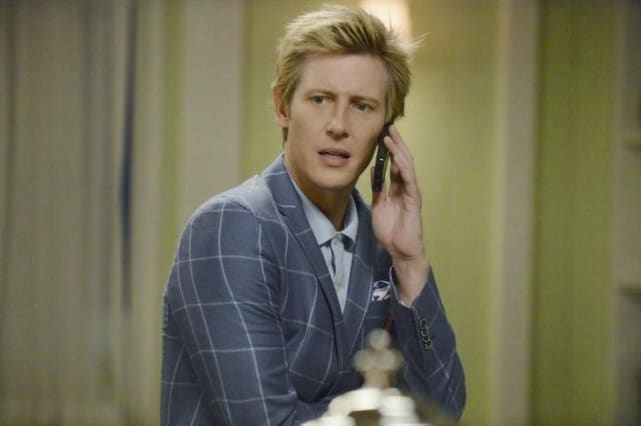 Nolan on the Phone - Revenge Season 4 Episode 6