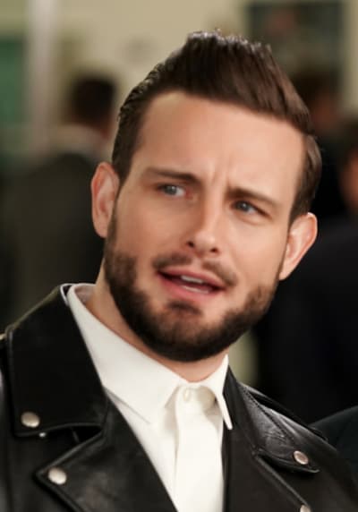 Josh Hangs Out - Younger Temporada 7 Episodio 5