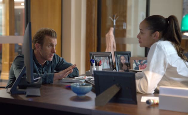 Shop Talk - Alert: Missing Persons Unit Season 1 Episode 1