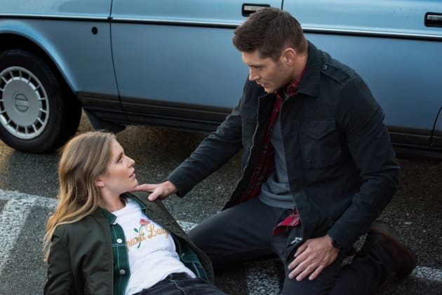 Dean Helps Out - Supernatural Season 13 Episode 12