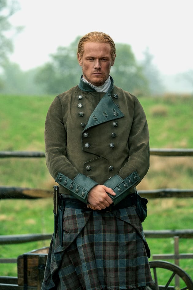 Paying his Respects - Outlander Season 7 Episode 3 - TV Fanatic