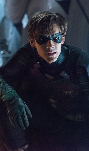 Dick Suits Back Up - Titans Season 2 Episode 4