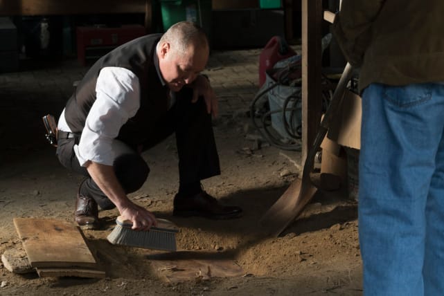 Red goes digging - The Blacklist Season 4 Episode 21