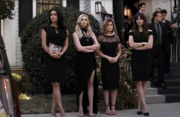 Pretty little liars black dresses sales