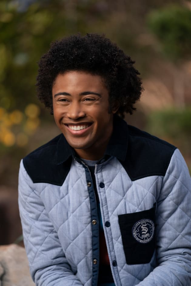 MG Smiles at Josie - Legacies Season 3 Episode 7