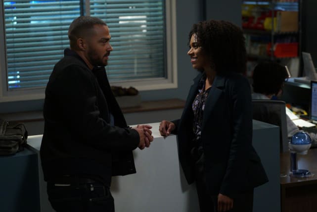 Kicking It - Grey's Anatomy Season 14 Episode 9