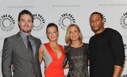 Arrow PaleyFest Panel Teases Black Canary, Mystery Guest Star and More