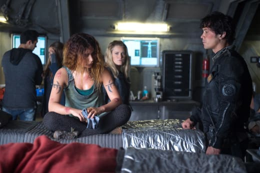 Luna's Radiation Wounds – The 100 Season 4 Episode 3
