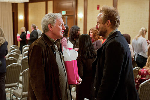 Victor Garber on The Big C
