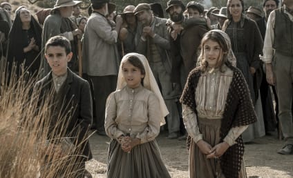 Fátima Offers a Compelling Portrait of Children Carrying a Burden of Faith