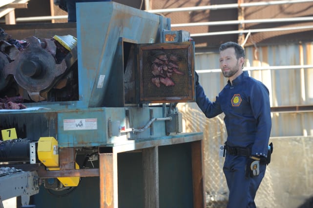 Hodgins Finds a Face! - Bones Season 10 Episode 15
