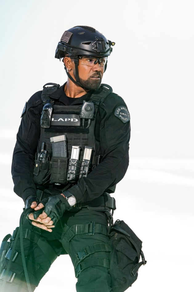 On the Lookout - Tall - S.W.A.T. Season 5 Episode 19