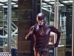 On the Run - The Flash Season 1 Episode 10