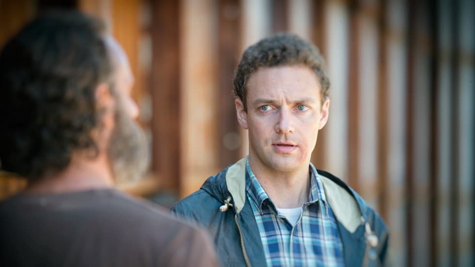 bue Synslinie kor Aaron on The Walking Dead Season 5 Episode 12 - TV Fanatic