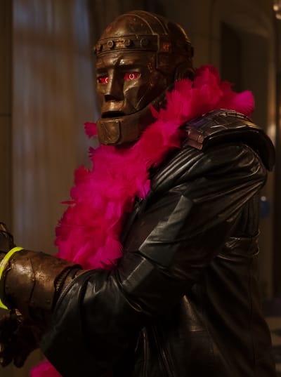 Cliff in a Boa - Doom Patrol Season 2 Episode 4